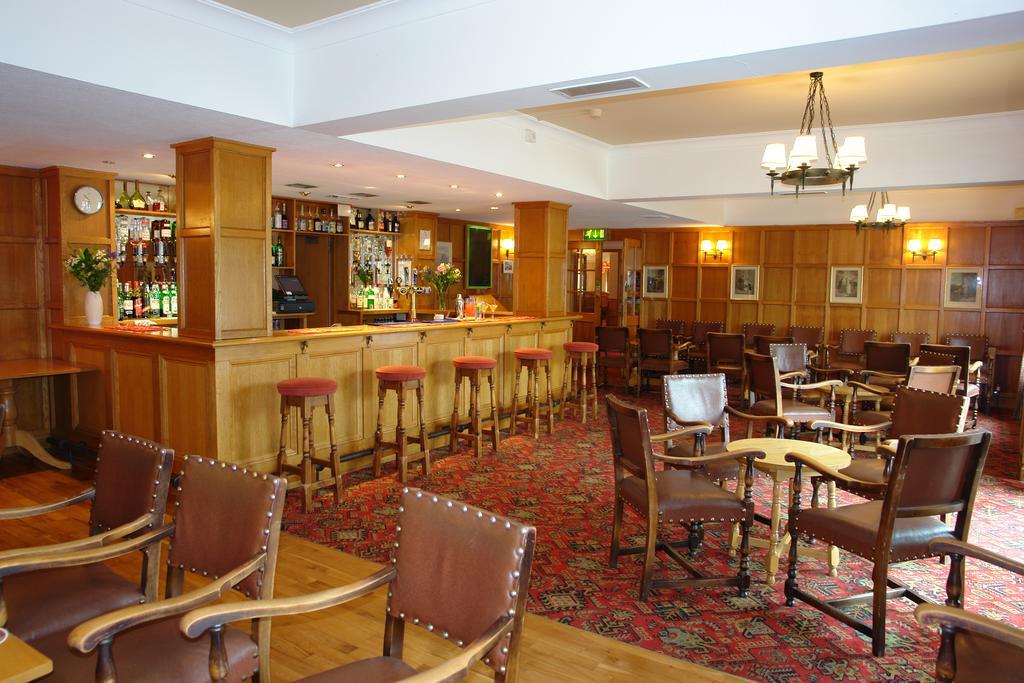 Oaklands Lodge Hotel Saint Saviour Eksteriør bilde