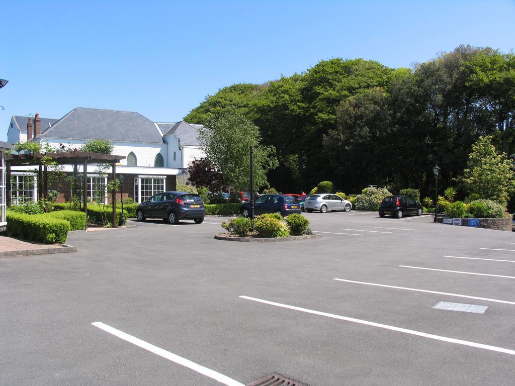 Oaklands Lodge Hotel Saint Saviour Eksteriør bilde