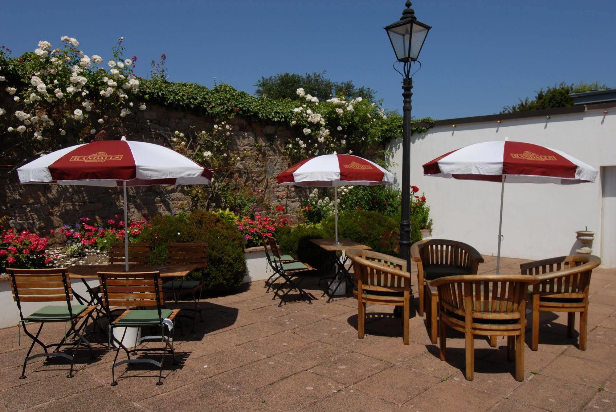 Oaklands Lodge Hotel Saint Saviour Eksteriør bilde
